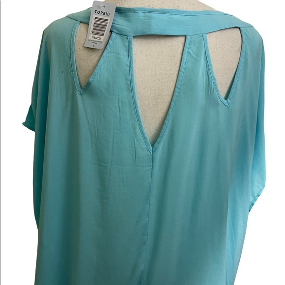 Torrid Womens light blue sleeveless cutout back pattern size 3X plus blouse - Picture 5 of 11